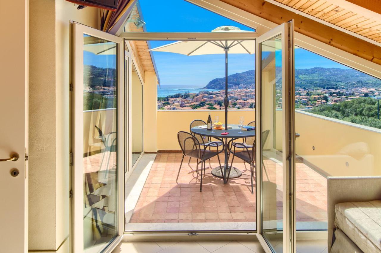 Appartamenti Villa Il Poggiolo Diano Marina Exterior foto