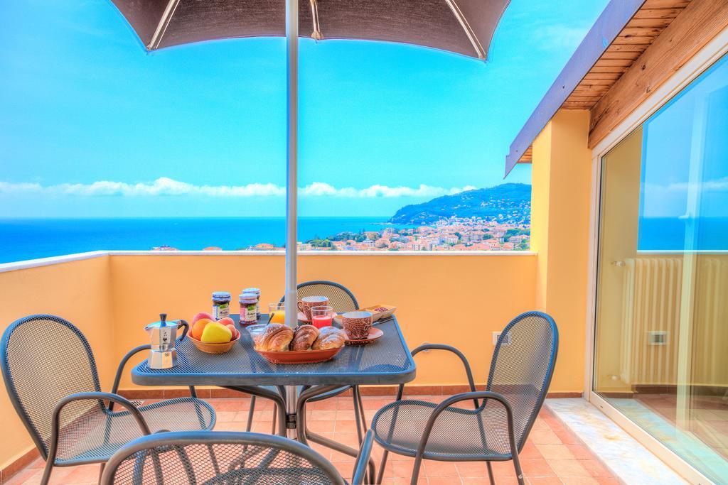 Appartamenti Villa Il Poggiolo Diano Marina Exterior foto