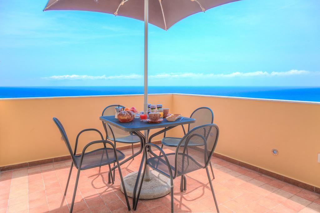 Appartamenti Villa Il Poggiolo Diano Marina Exterior foto